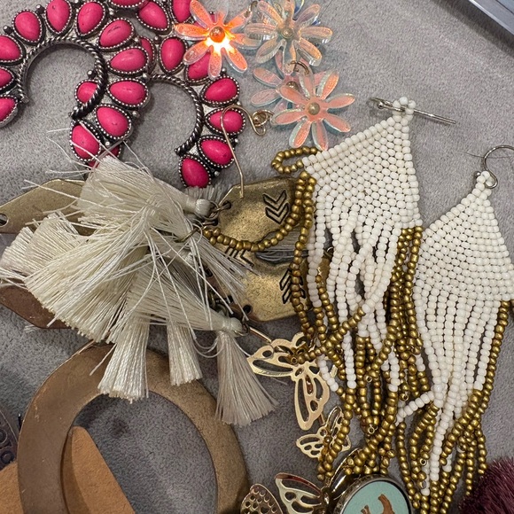 Earring bundle - Picture 2 of 4